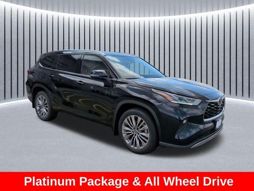 Midnight Black Metallic 2022 Toyota Highlander Platinum