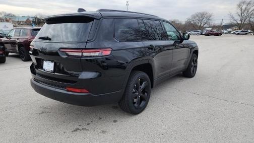 Diamond Black Crystal Pearlcoat 2024 Jeep Grand Cherokee L Limited