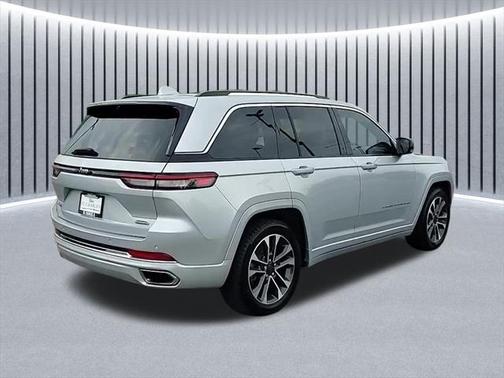 2022 Jeep Grand Cherokee Overland