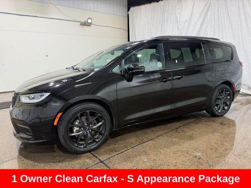 Bright White Clearcoat 2025 Chrysler Pacifica Limited