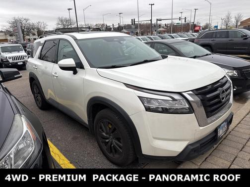 2022 Nissan Pathfinder SV 4WD