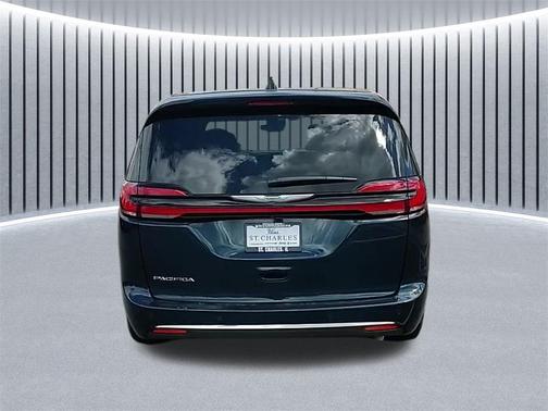 2025 Chrysler Pacifica L