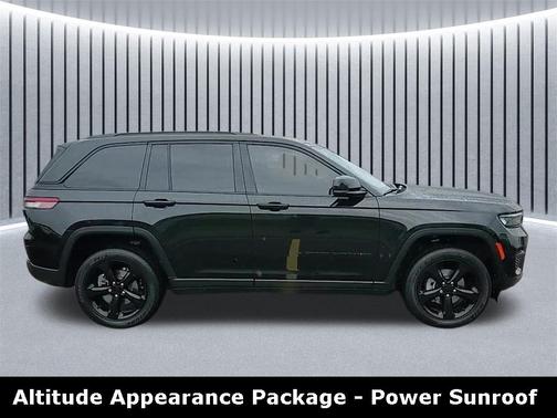 2022 Jeep Grand Cherokee Altitude