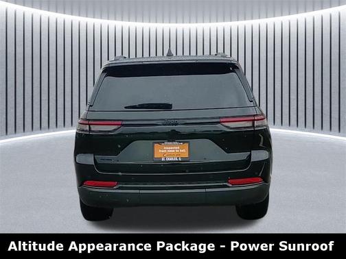 2022 Jeep Grand Cherokee Altitude