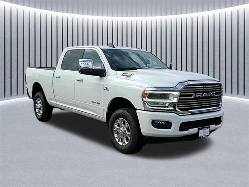 2023 RAM 2500 Laramie Crew Cab 4x4 6'4' Box