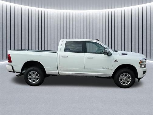 2023 RAM 2500 Laramie Crew Cab 4x4 6'4' Box