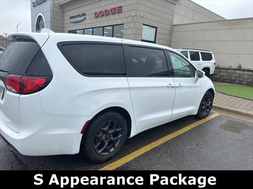 2020 Chrysler Pacifica Touring