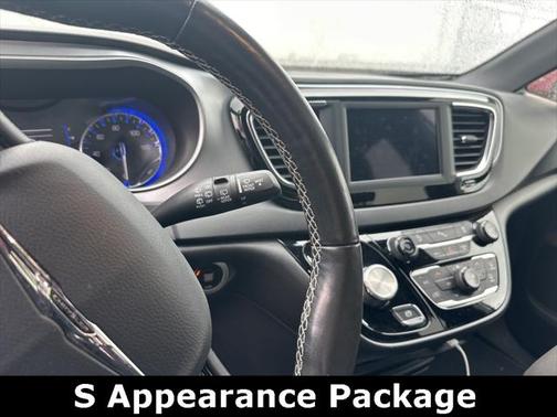 2020 Chrysler Pacifica Touring