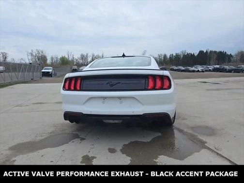 2022 Ford Mustang EcoBoost Premium