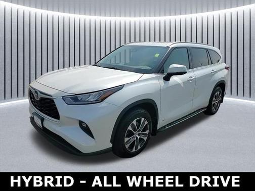 2022 Toyota Highlander Hybrid XLE