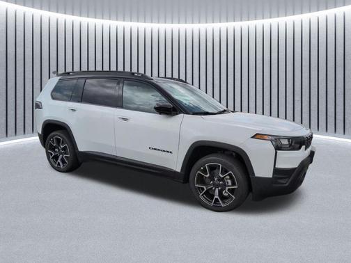bright white clearcoat 2026 Jeep Cherokee Overland