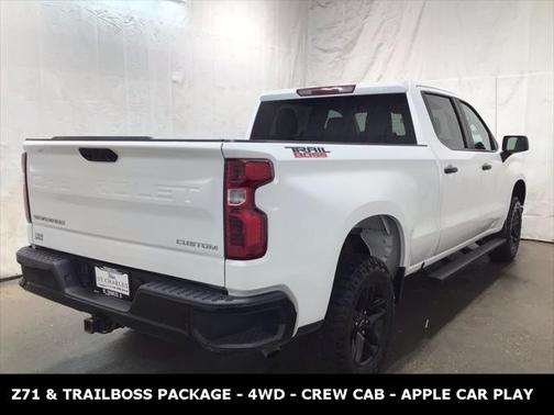 2022 Chevrolet Silverado 1500 Custom Trail Boss