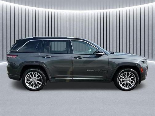2023 Jeep Grand Cherokee Summit