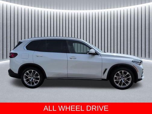 Mineral White Metallic 2022 BMW X5 xDrive40i