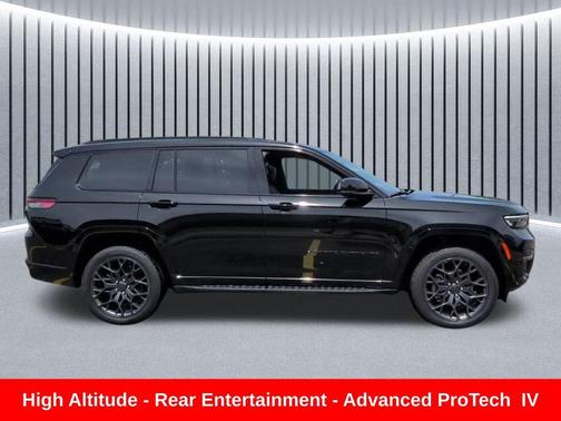 Diamond Black Crystal Pearlcoat 2023 Jeep Grand Cherokee L Summit