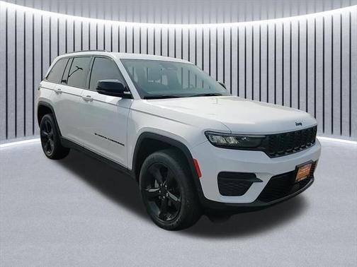 2022 Jeep Grand Cherokee Altitude