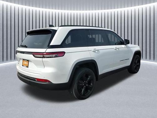 2022 Jeep Grand Cherokee Altitude