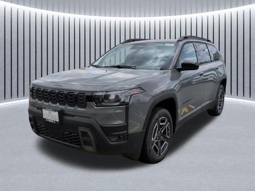 Sting-Gray Clearcoat 2026 Jeep Cherokee Laredo 4x4