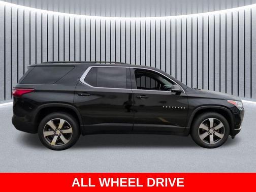 Mosaic Black Metallic 2019 Chevrolet Traverse LT Leather