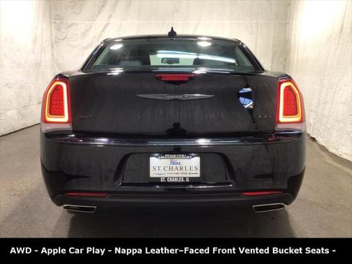 2022 Chrysler 300 Touring