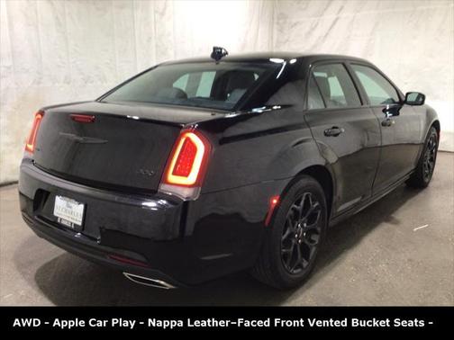 2022 Chrysler 300 Touring