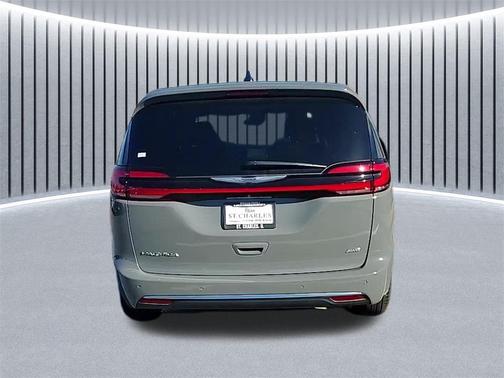 2025 Chrysler Pacifica L