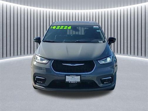 2025 Chrysler Pacifica L