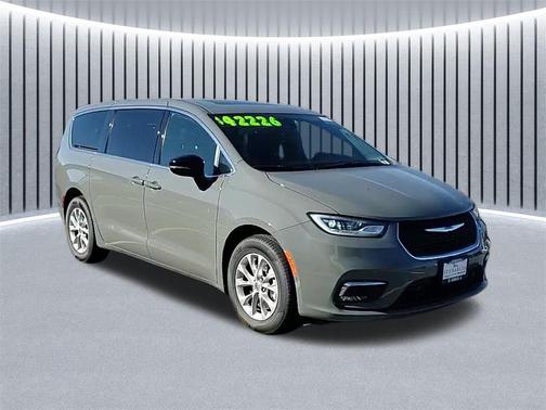 2025 Chrysler Pacifica L