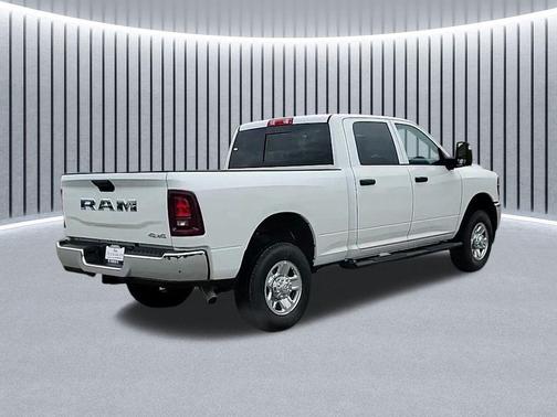 2026 RAM 2500 Tradesman Crew Cab 4x4 6'4' Box
