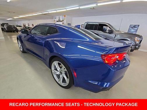 2021 Chevrolet Camaro RWD Coupe LT1