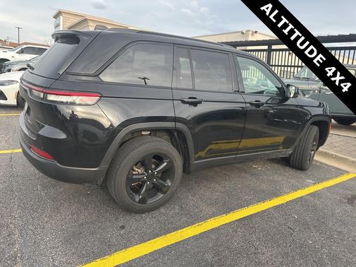 2022 Jeep Grand Cherokee Altitude