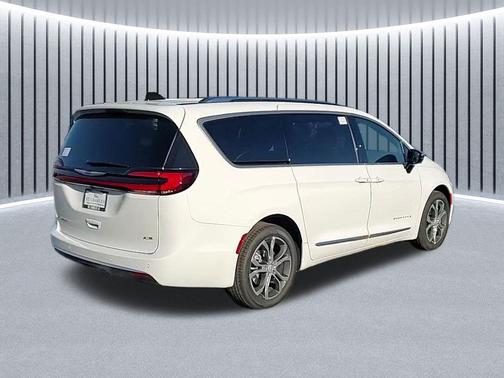 2026 Chrysler Pacifica L