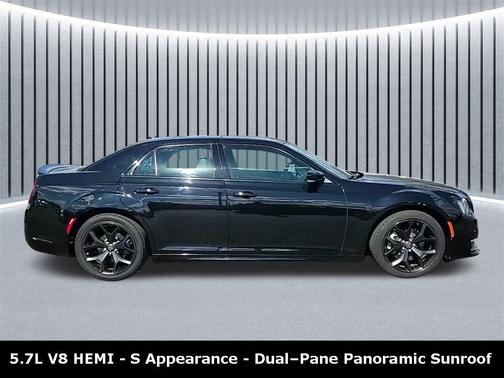 2022 Chrysler 300 S