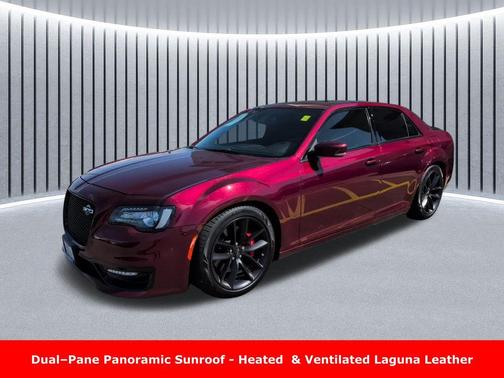 Velvet Red Pearlcoat 2023 Chrysler 300 C