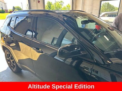 Diamond Black Crystal Pearlcoat 2023 Jeep Compass Latitude