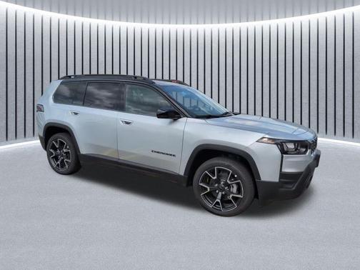 Silver Zynith Clearcoat 2026 Jeep Cherokee Overland