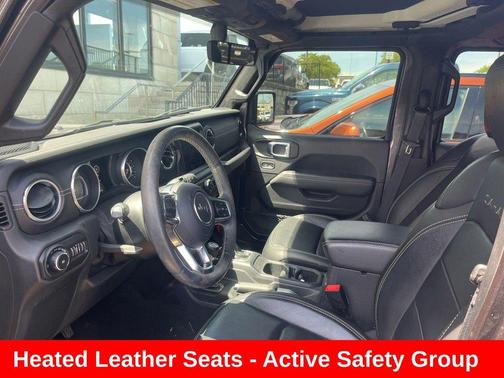 Granite Crystal Metallic Clearcoat 2018 Jeep Wrangler Unlimited Sahara