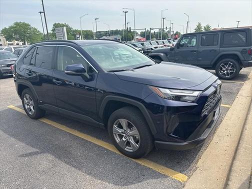 2022 Toyota RAV4 Hybrid XLE