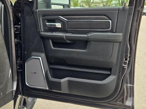 2025 RAM 2500 Laramie Crew Cab 4x4 6'4' Box