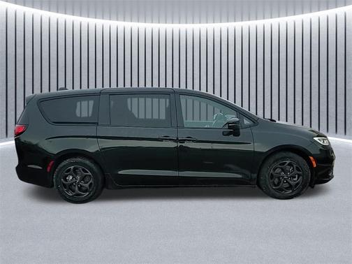 2022 Chrysler Pacifica Hybrid Touring L