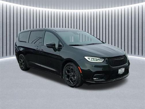 2022 Chrysler Pacifica Hybrid Touring L