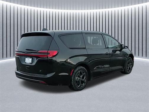 2022 Chrysler Pacifica Hybrid Touring L