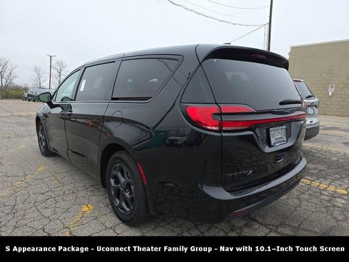 2022 Chrysler Pacifica Hybrid Touring L