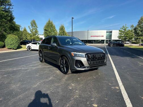 2025 Audi Q7 55 Prestige