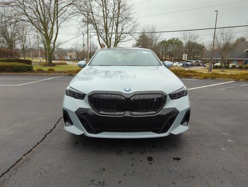 2024 BMW i5 eDrive40