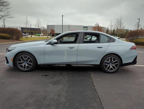 2024 BMW i5 eDrive40