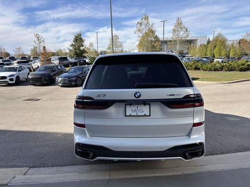 2026 BMW X7 xDrive40i