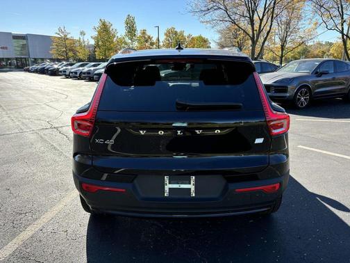 2024 Volvo XC40 Recharge Pure Electric 