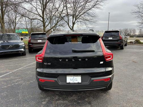 2024 Volvo XC40 Recharge Pure Electric Core