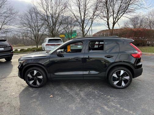 2024 Volvo XC40 Recharge Pure Electric Core